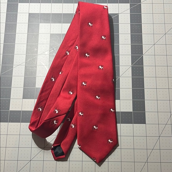 Vibrant Red and White Silk Tie with Pattern - Picture 1 of 4
